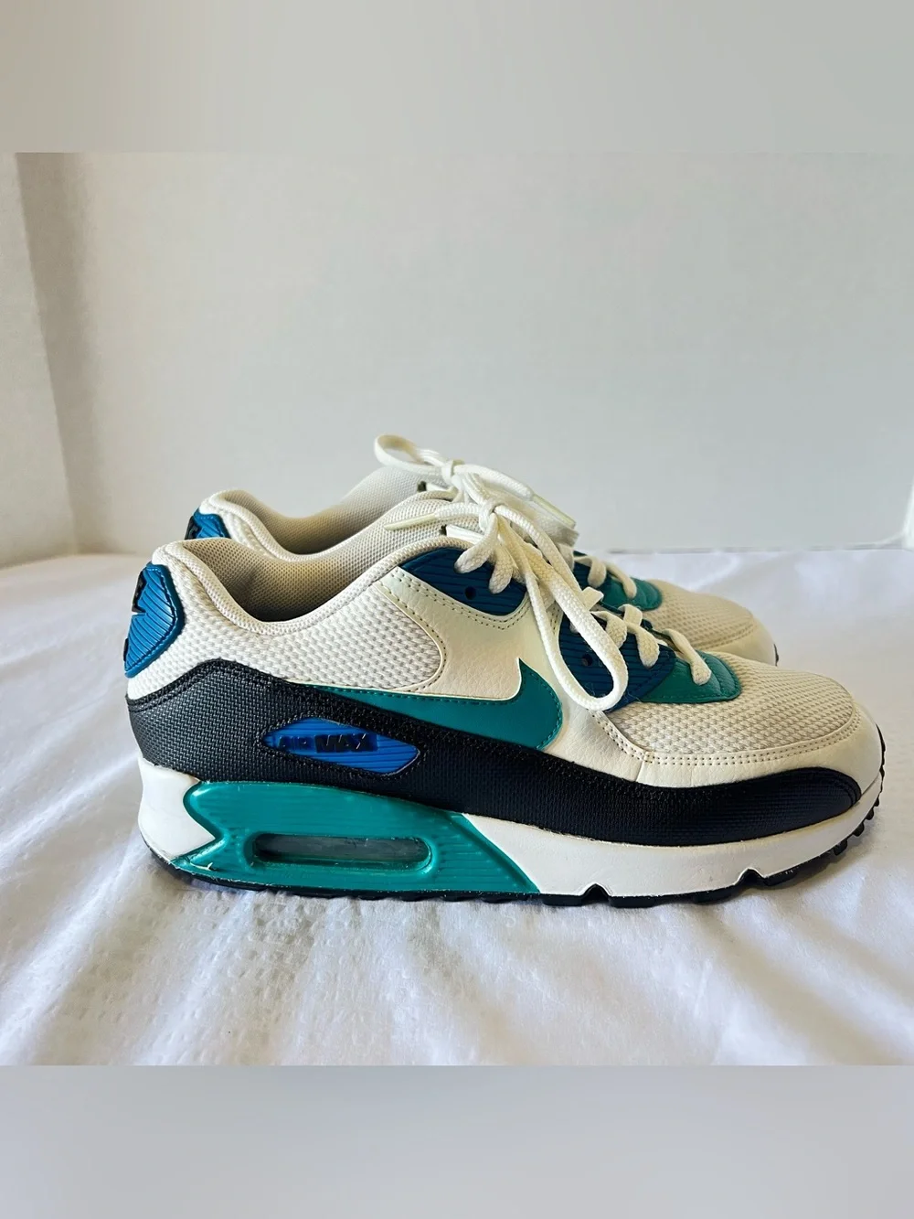 Nike Kids White and Teal Lace-Up Sneakers